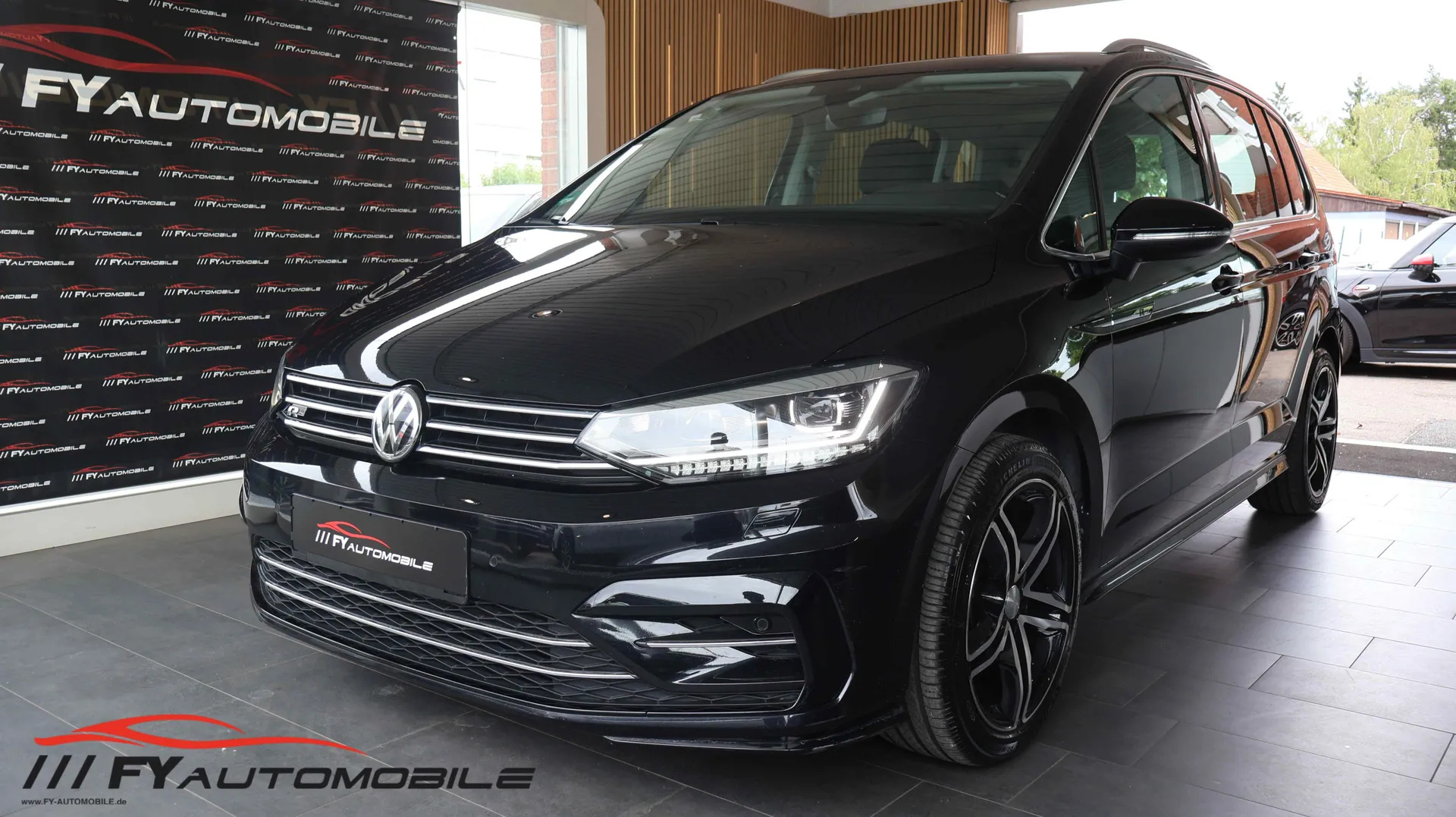 VW Touran Highline R-Line BMT/Start-Stopp